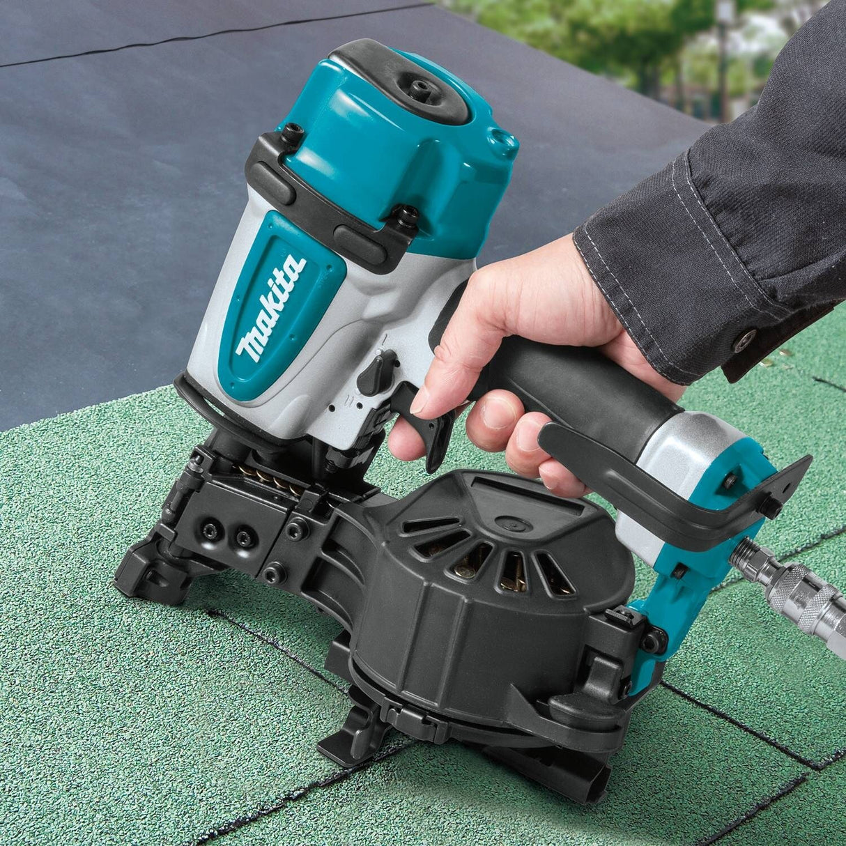 Sell your used Makita tools – Get cash for Makita AN454 1-3/4" Coil Roofing Nailer at WeBuyTool.com